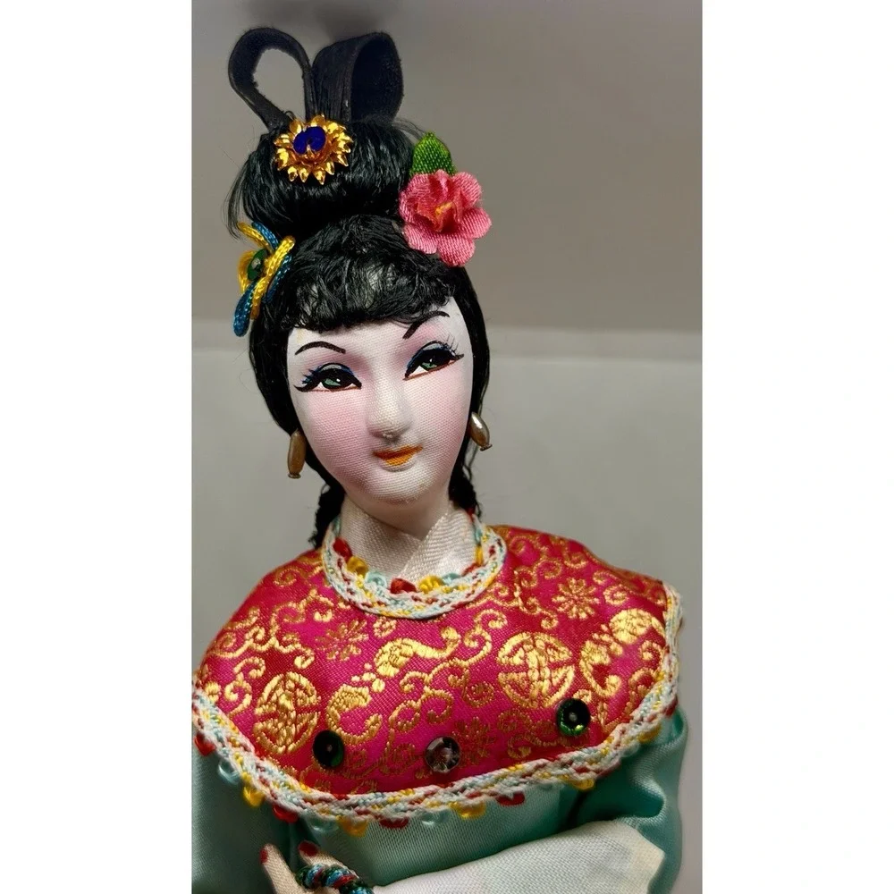 Vtg Asian Cloth Doll Lantern Figure Traditional Costume Made In Taiwan ROC